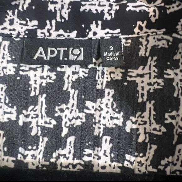 Apt. 9 Monochrome Abstract Print Shirt - Picture 3 of 3